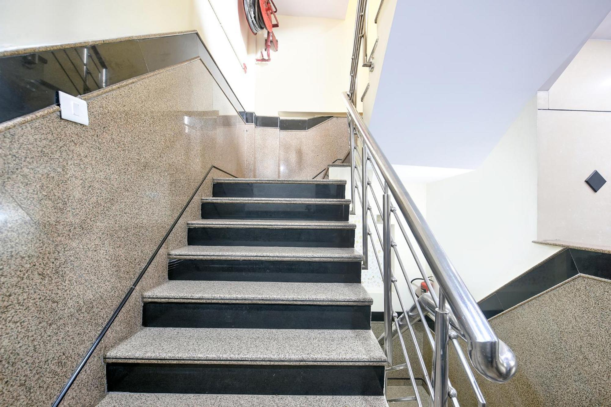Fabhotel Jaggi Palace Karol Bagh Hotel